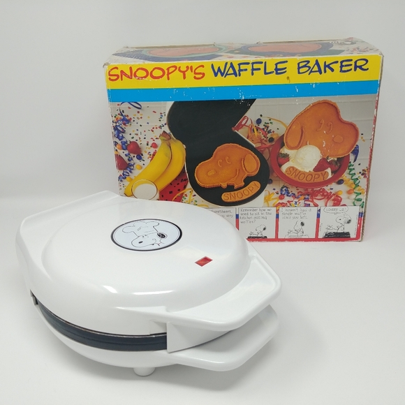 snoopy waffle iron